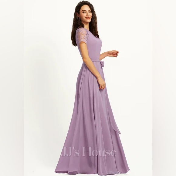 Size 2 like new the dress has a ribbon not the one in jjhouse picture - Picture 3 of 4